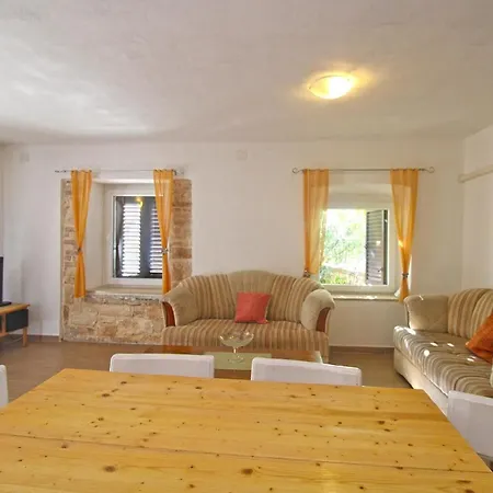Holiday home Mit Privatpool Fuer 6 Personen Ca 85 Qm In Valtura, Istrien Suedkueste Von Istrien